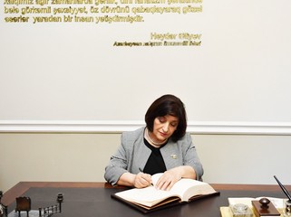 Sahibə Qafarova Tbilisidə Mədəniyyət Muzeyini ziyarət edib