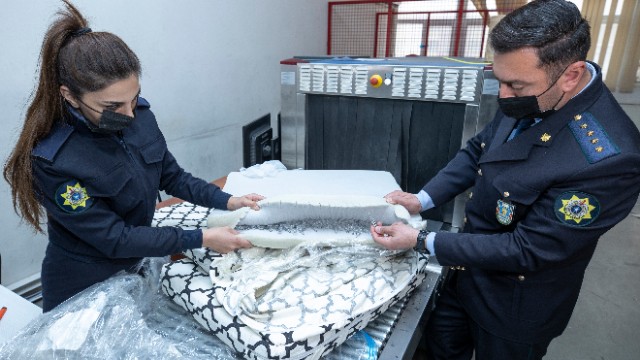 Gömrük postunda dərman preparatları aşkarlandı - FOTO