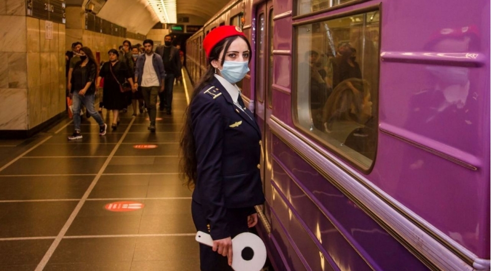Metroda “Sosial məsafə gözləyin” tələbi LƏĞV EDİLİR
