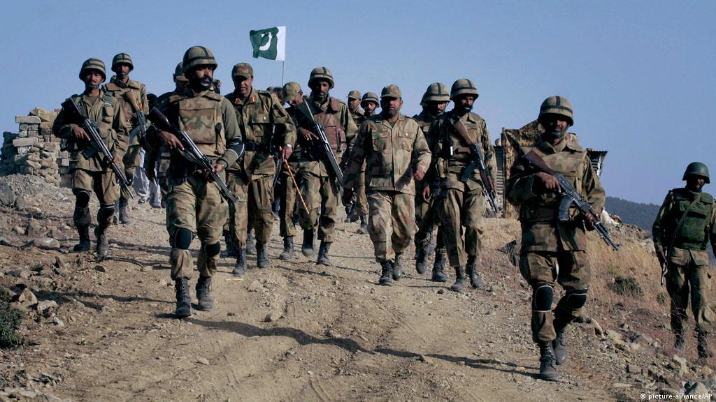 Əfqanıstanla sərhəddə 3 Pakistan hərbçisi öldürüldü