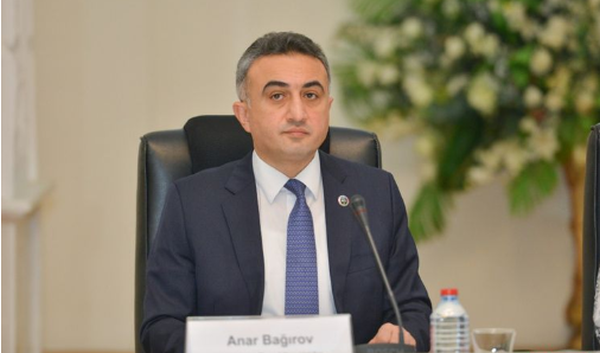 Məhkəmə iclası vaxtında başlamırsa, vəkil nə etməlidir?