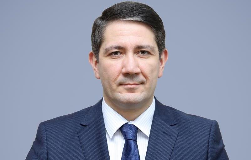 Nazir müavini pensiya ilə bağlı sualları cavablandırdı