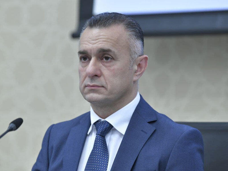 Nazir maska taxmağı tövsiyə etdi