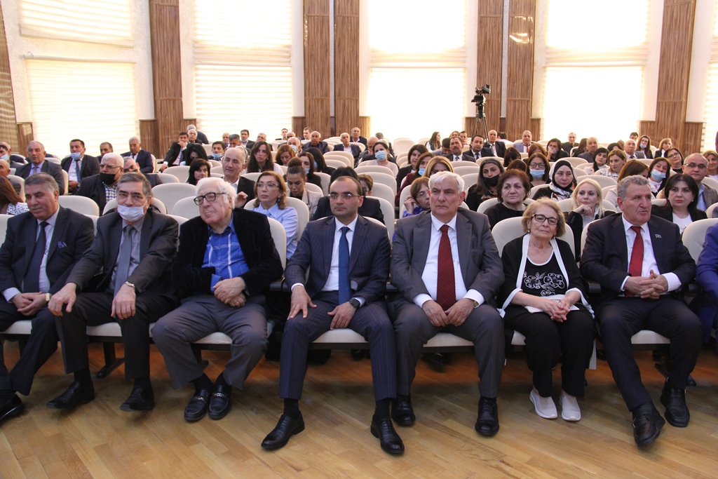 Akademik Ağamusa Axundovun xatirəsi anıldı