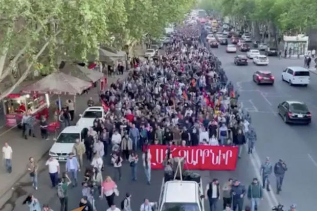 İrəvanda etiraz yürüşü - Paşinyanı istefaya çağırdılar