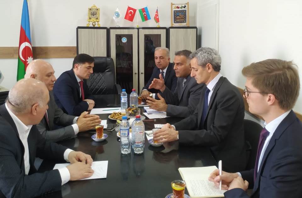 Fransa səfiri Bakıda partiya sədrləri ilə görüşdü