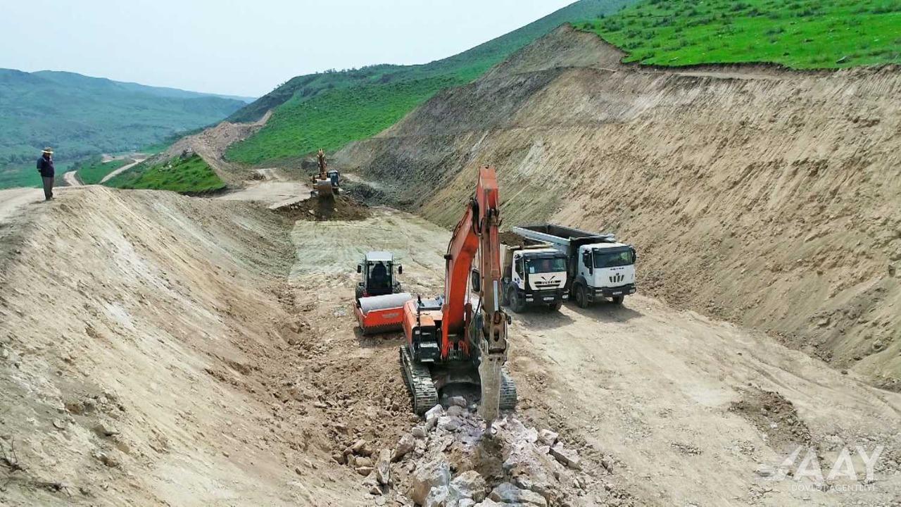 Qubadlı-Eyvazlı yolunun tikintisi davam edir - FOTOLAR