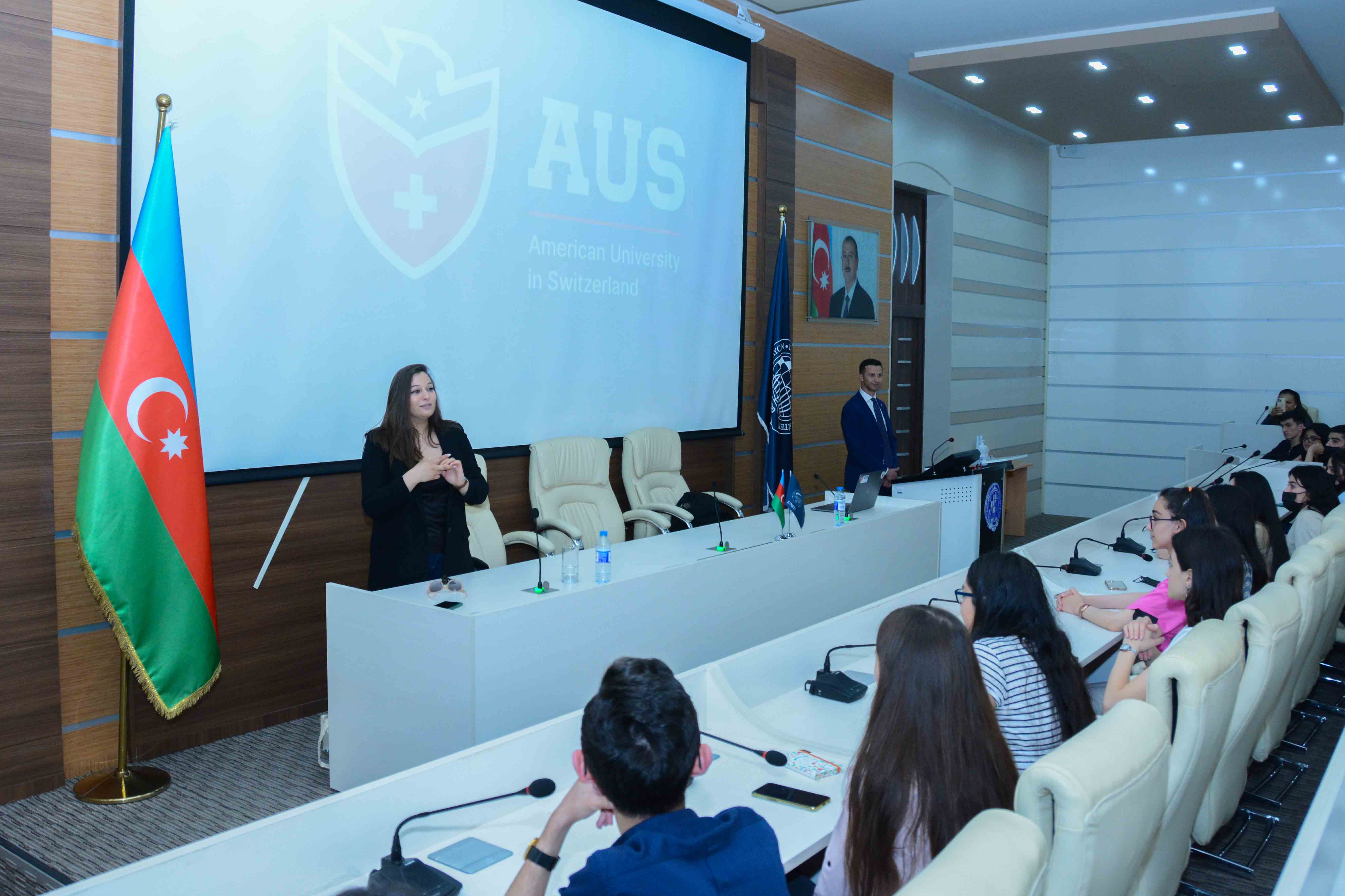 UNEC tələbələri üçün Unibroad təhsil portalının təqdimatı keçirilib