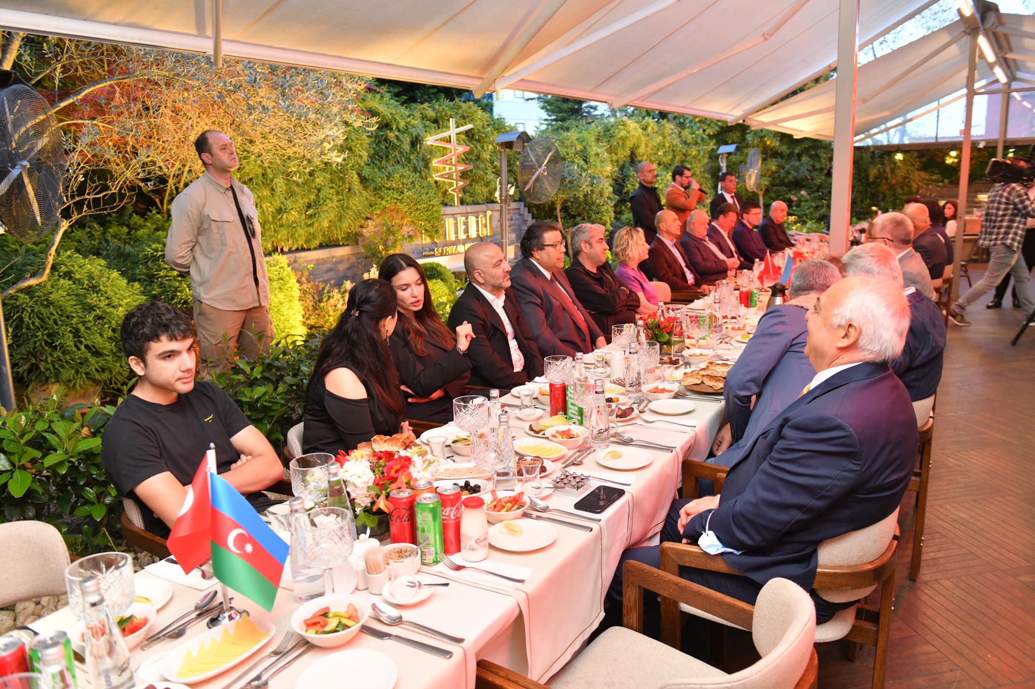 Mənsimov Türkiyədəki azərbaycanlılara iftar verdi - FOTOLAR