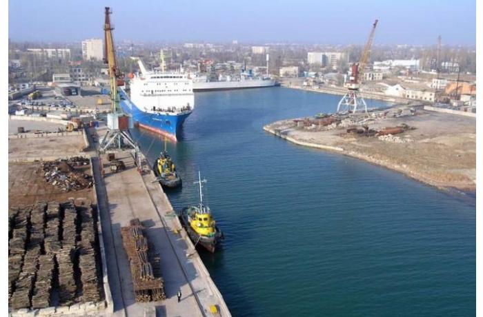 Ukrayna dəniz limanlarını bağlayır