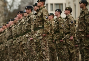 Britaniya 8 min hərbçi ilə təlimlərə başlayır