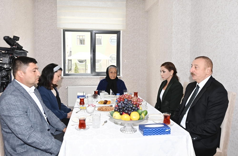 Prezidentlə xanımı şəhid ailəsinin qonağı oldu - FOTO