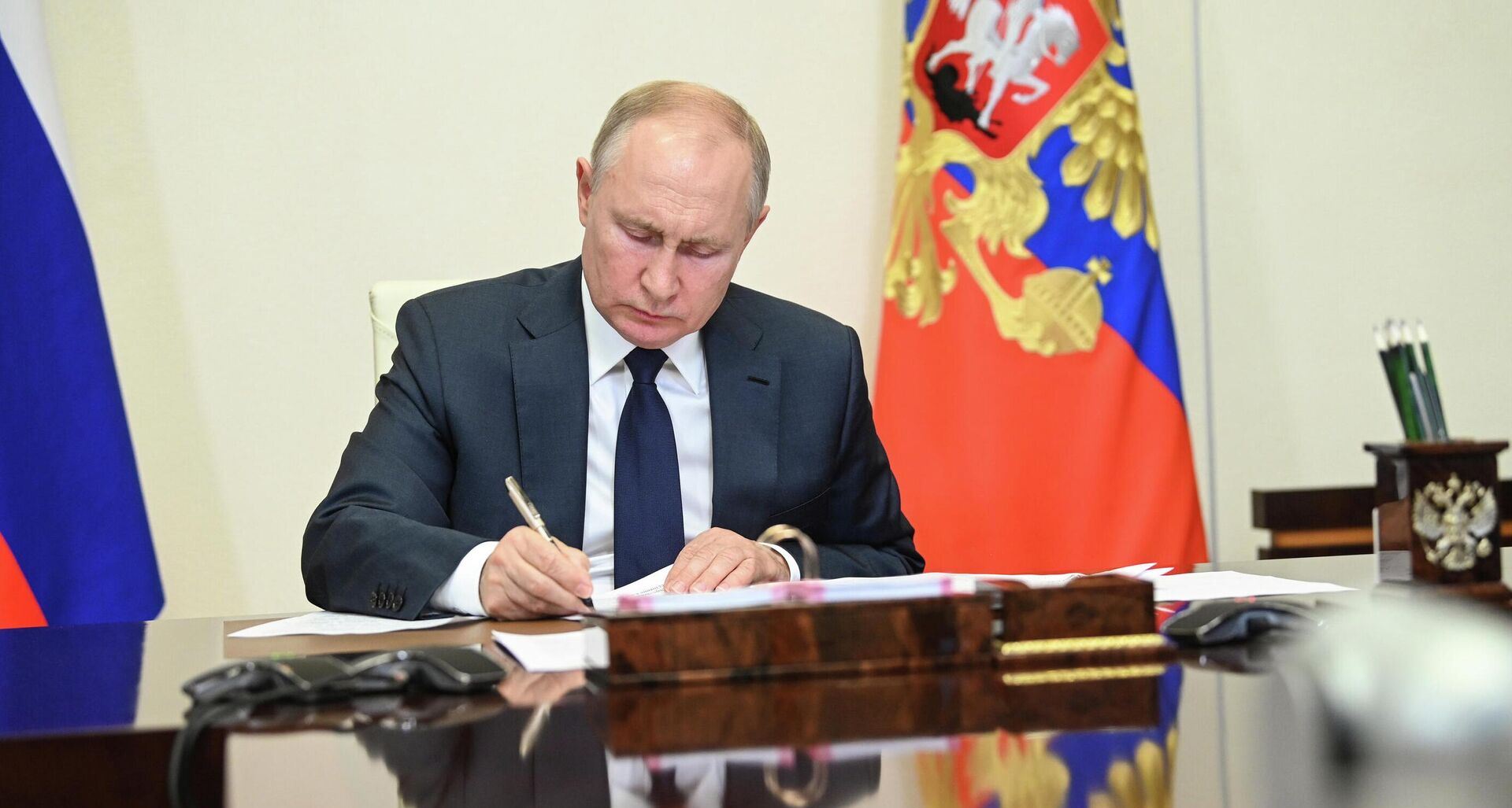 Putin Rusiyanın dostu olmayan ölkələr barədə fərman verdi