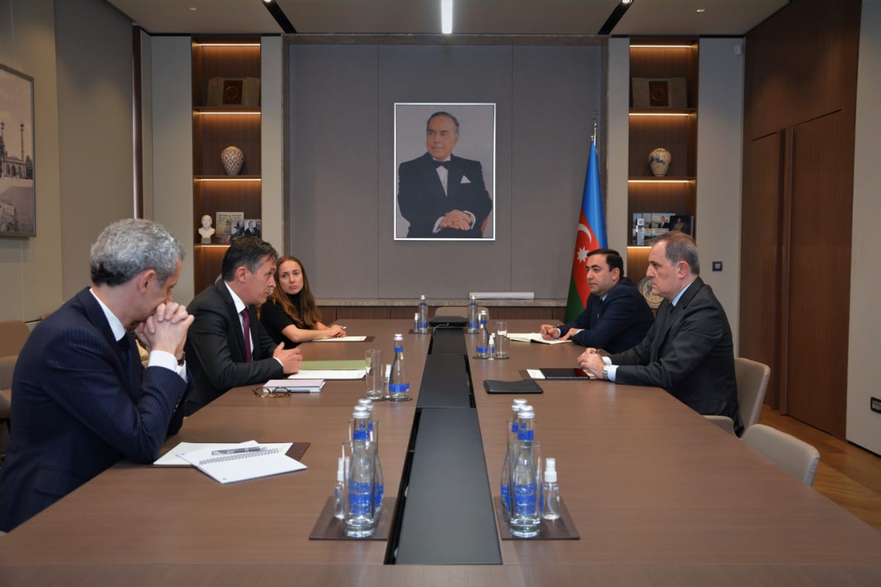 Ceyhun Bayramov Fransa nümayəndəsi ilə GÖRÜŞDÜ