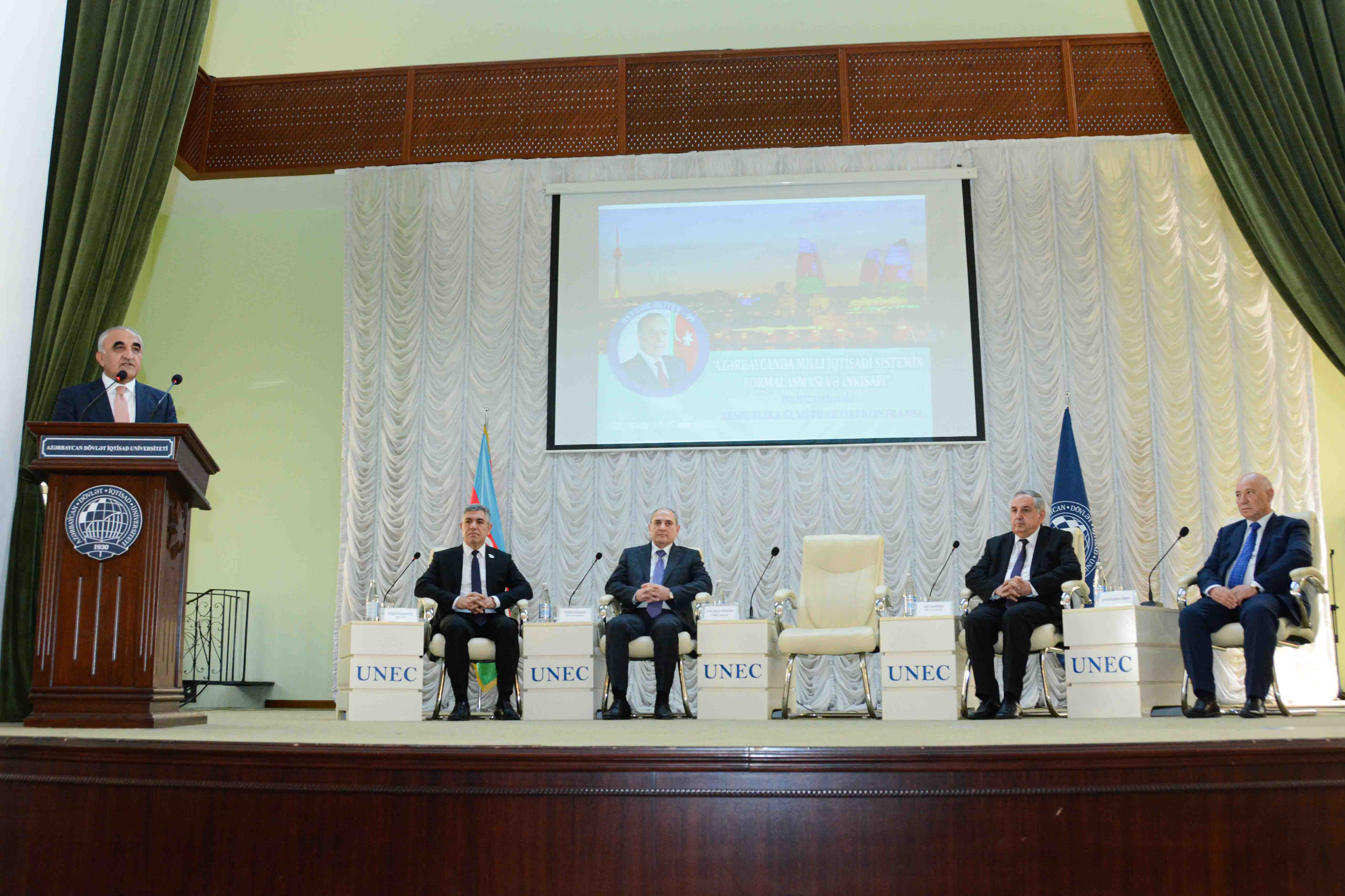 UNEC-də elmi-praktiki konfrans keçirilib - FOTO