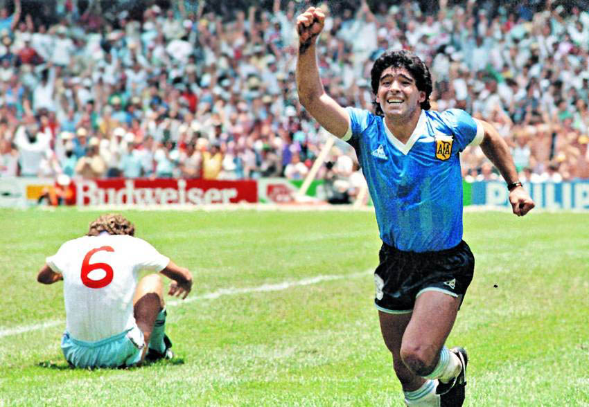 Maradonanın forması rekord qiymətə satıldı