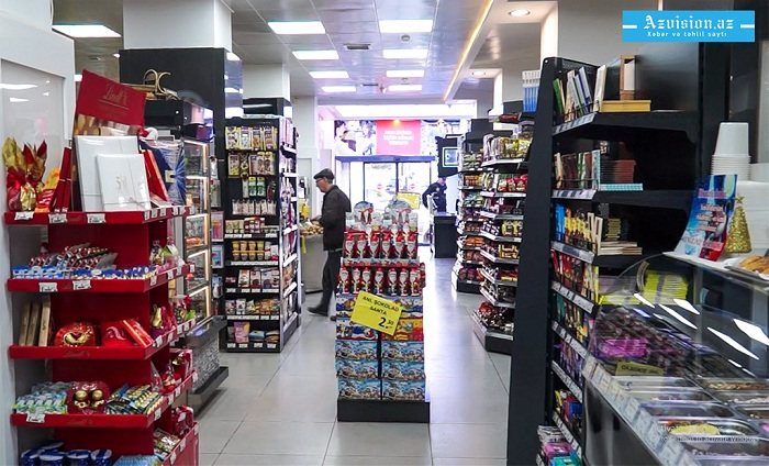Mağazadan 5 min manat pul və ərzaq OĞURLANDI