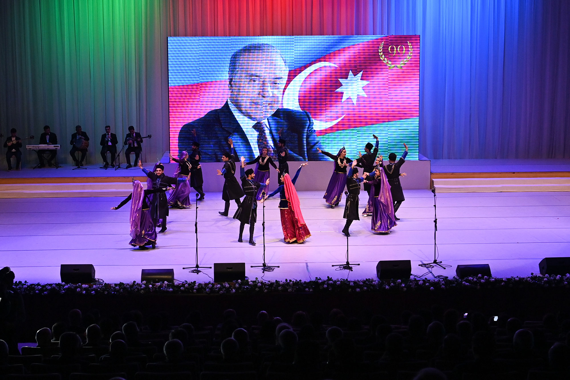 Bədii yaradıcılıq müsabiqə-festivalının yekun konserti olub