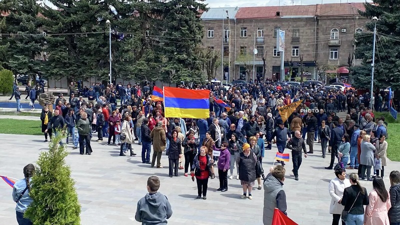 Etirazlar Gümrüyə çatdı, İrəvan yolu bağlandı