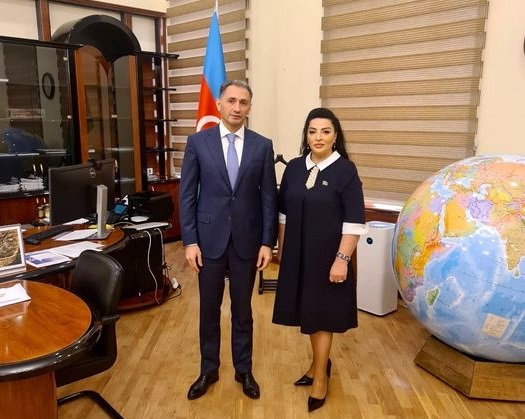 Deputat Bərdənin rabitə problemlərini nazirlə müzakirə edib