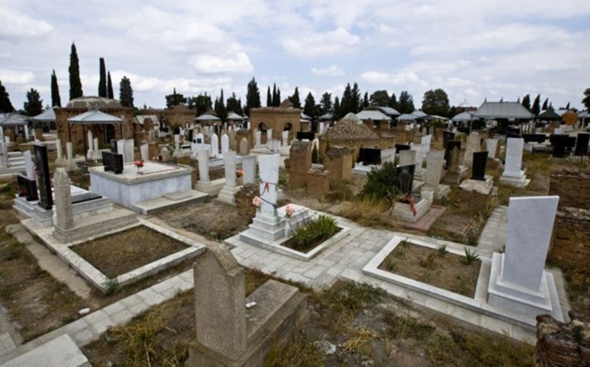 Qəbiristanlıqda oğurluq edənlər ələ keçdi