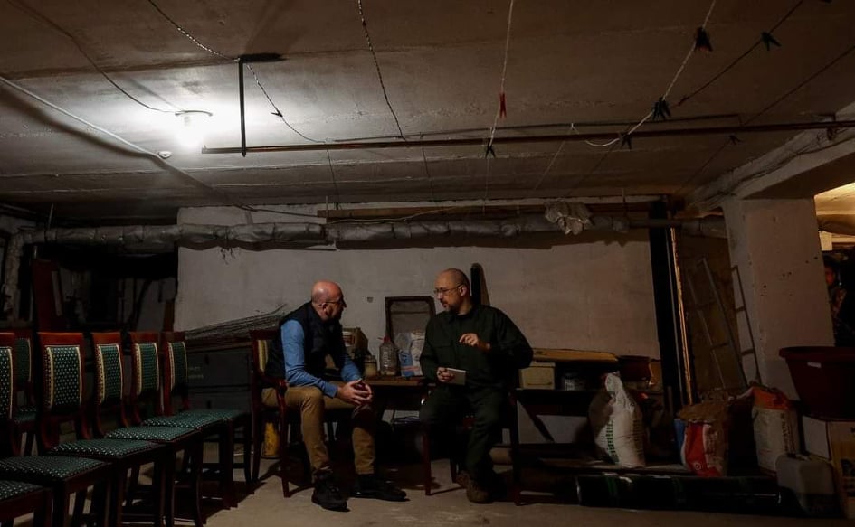 Odessaya raket hücumu - Şarl Mişel sığınacağa girdi