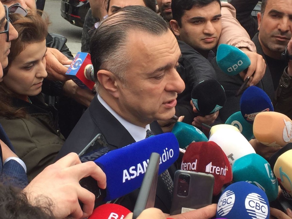Həkim və tibb işçilərinin maaşları artırılacaq - NAZİR