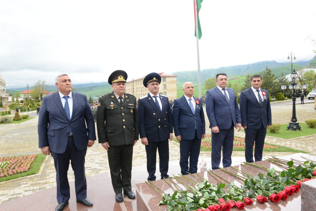 Lerikdə Heydər Əliyevin abidəsi ziyarət olunub - FOTO