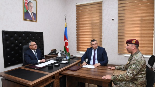 Rövşən Rzayev vətəndaşları qəbul etdi - FOTOLAR