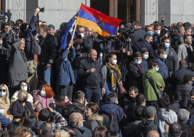 Müxalifət İrəvanda etiraz aksiyalarını bu gün də davam etdirəcək