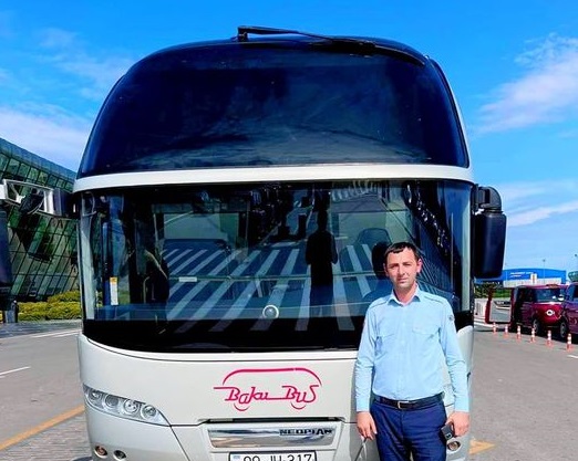 Avtobusda 19 700 dollar tapıldı