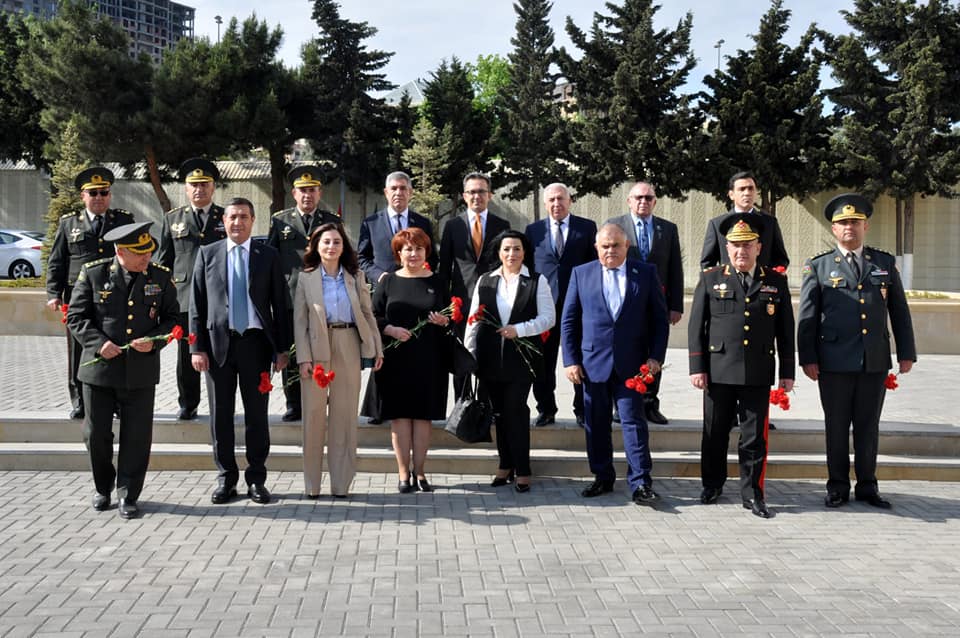 Deputatlar Hərbi Liseyi ziyarət ediblər