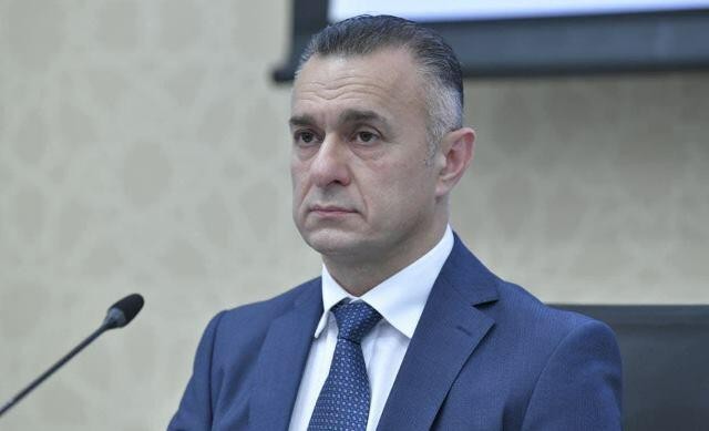 Nazirdən həkimlərlə bağlı ƏMR