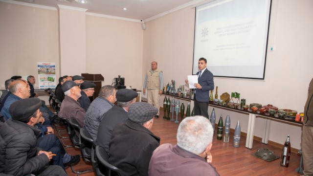 Təsərrüfat sahiblərinə mina təhlükəsizliyi ilə bağlı təlimlər keçirildi - FOTOLAR
