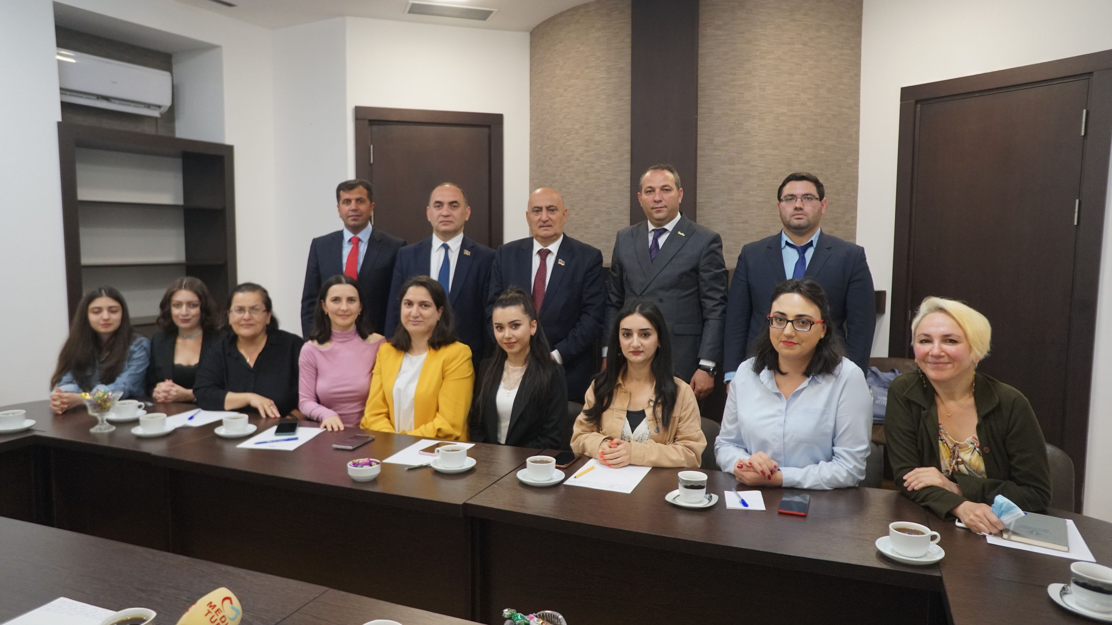 Deputatlar təhsil jurnalistləri ilə görüşdülər - FOTOLAR