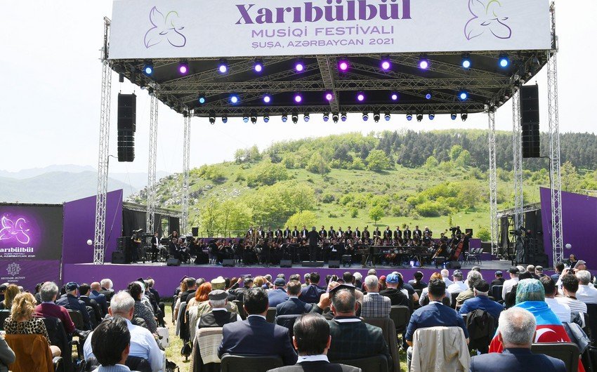 Şuşada “Xarıbülbül” festivalının ikinci günü