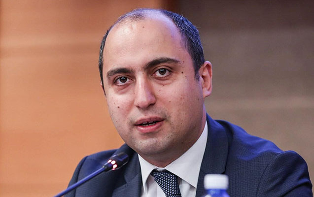 Emin Əmrullayev islahatlara loqodan BAŞLADI
