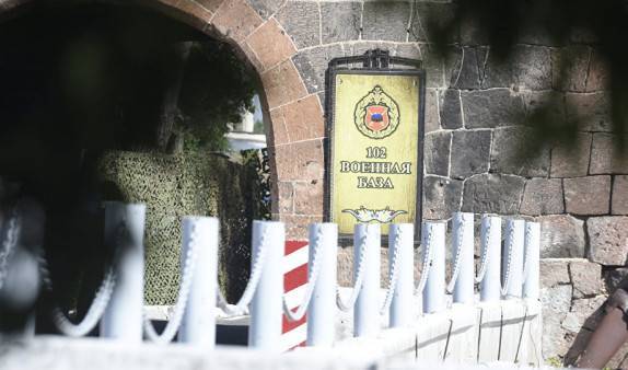 Rusiyanın Ermənistandakı poliqonunda partlayış - Ölən var