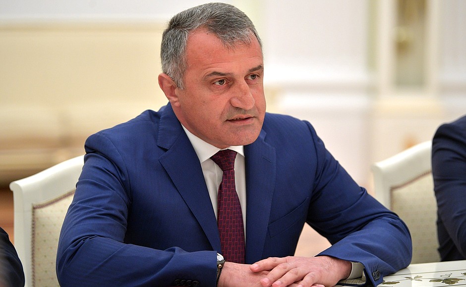 Separatçılar Rusiyaya birləşmək üçün referendum təyin etdi