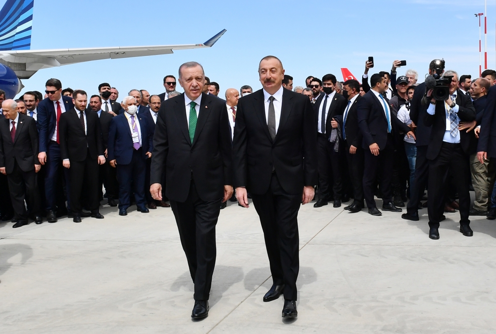 Prezidentlər hava limanının açılışında – YENİLƏNİB (FOTOLAR)