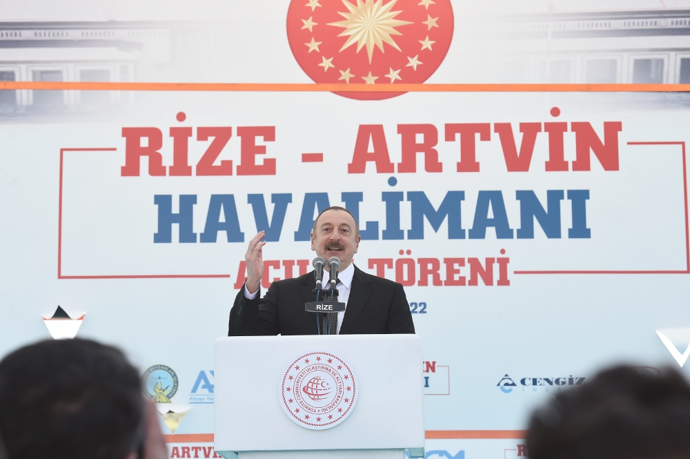 Biz hər zaman bir yerdəyik - Prezidentin Türkiyədəki ÇIXIŞI