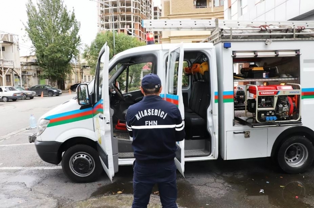 Qazaxda yol qəzası, sürücü xilas edildi