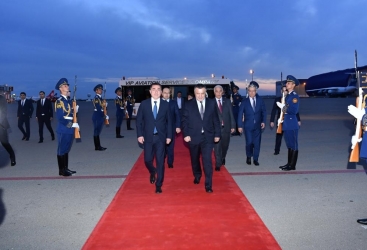 Özbəkistan parlamentinin palata sədri Bakıya gəldi