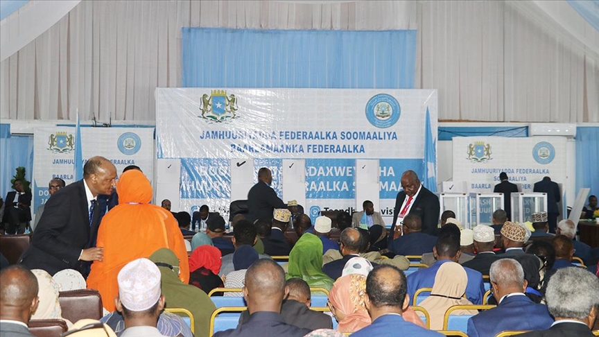 Somalidə prezident seçkiləri - İki namizəd son tura qaldı