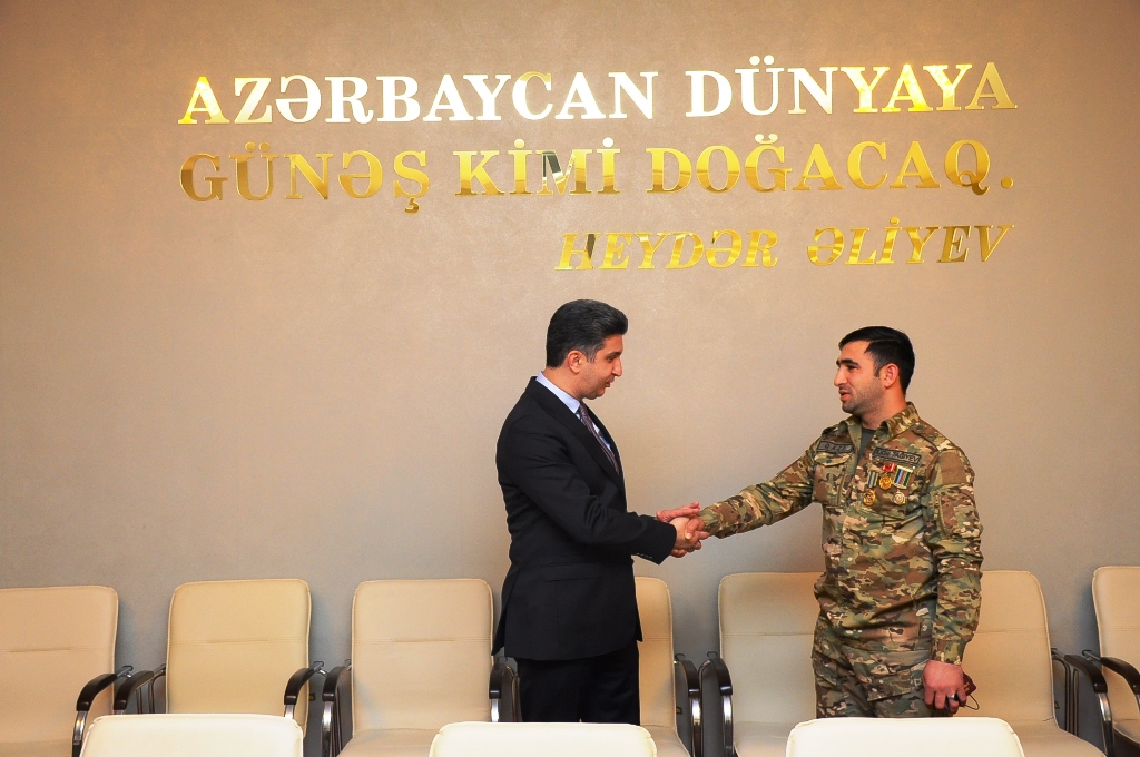 Naftalanda Vətən müharibəsi qazisinə medal təqdim olunub