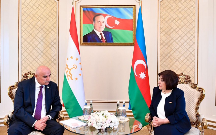 Azərbaycan və Tacikistan spikerləri görüşdü
