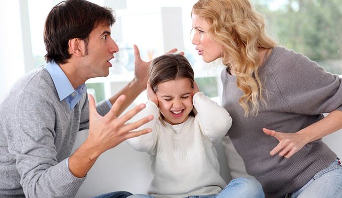 50 nəfərlə ailə problemlərini həll etmək olmaz!