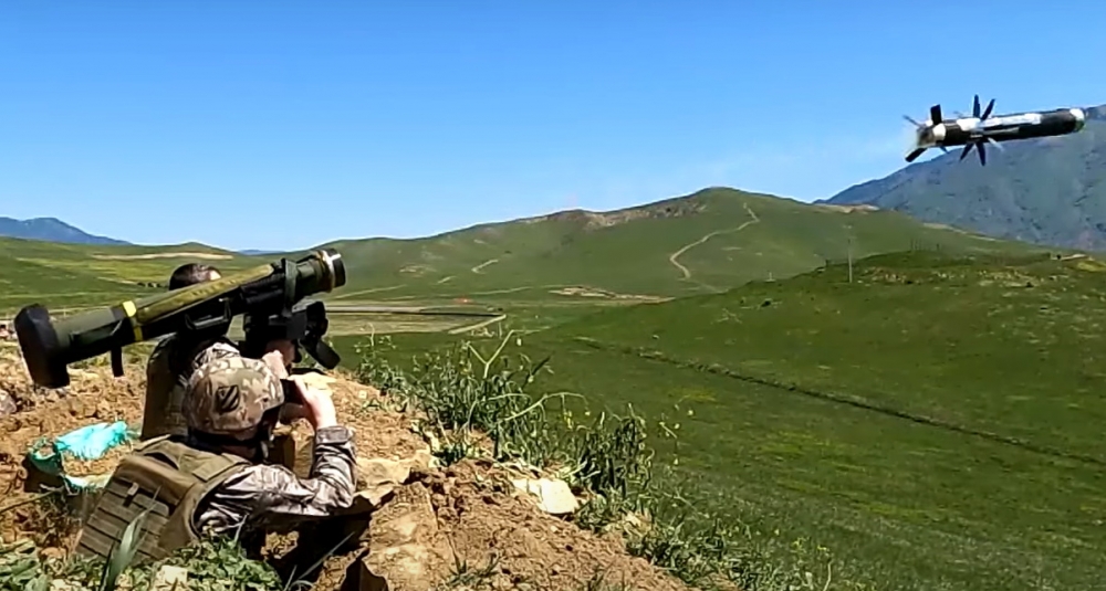 Gürcüstan ordusunu təlimə çıxardı