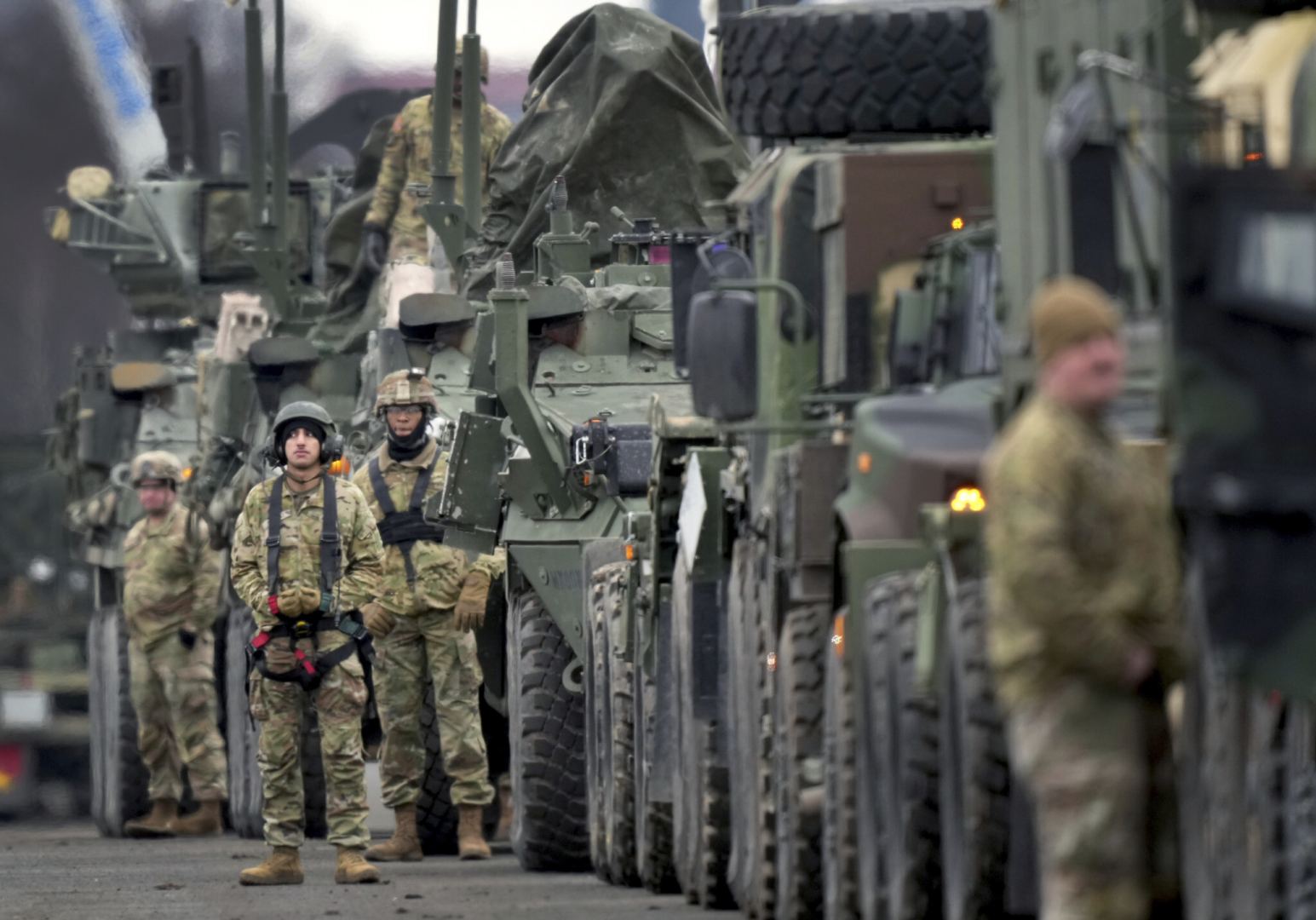 NATO 42 min hərbçisini döyüş vəziyyətinə gətirdi
