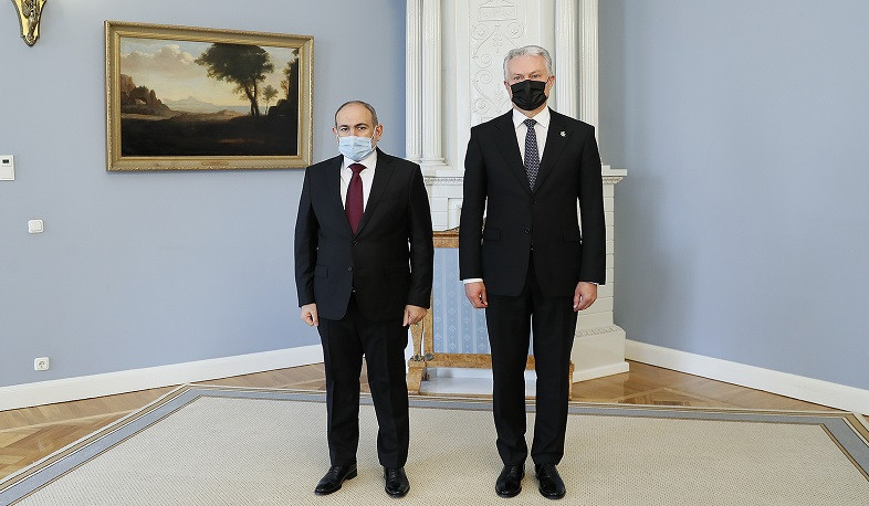 Nauseda Paşinyanla görüşüb